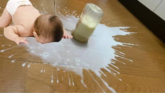 在「地」美食，日本妈妈求助：奶瓶掉了怎么捡起来？网友P图创意无限