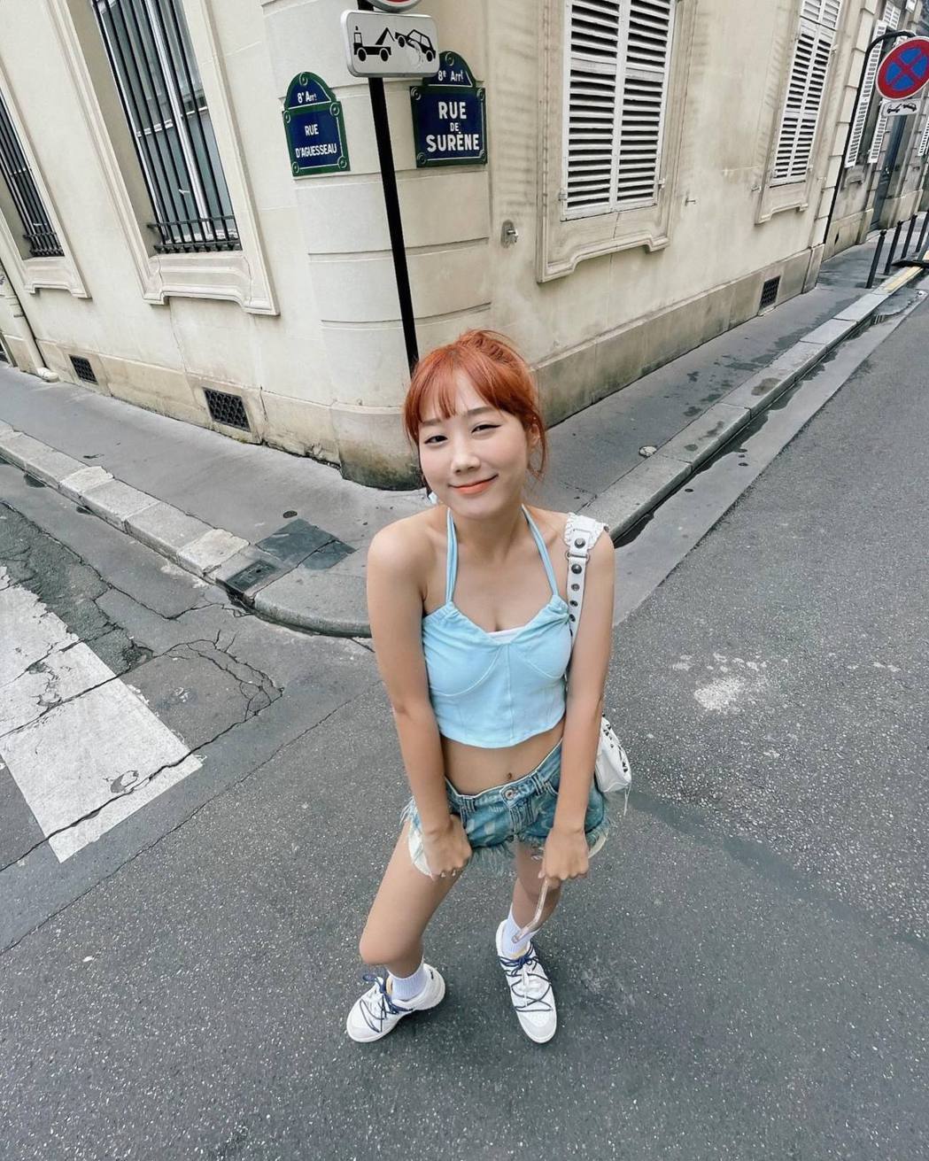 网红女神金针菇卖中秋烤肉组  定价太贵遭批「卖粉丝信仰」