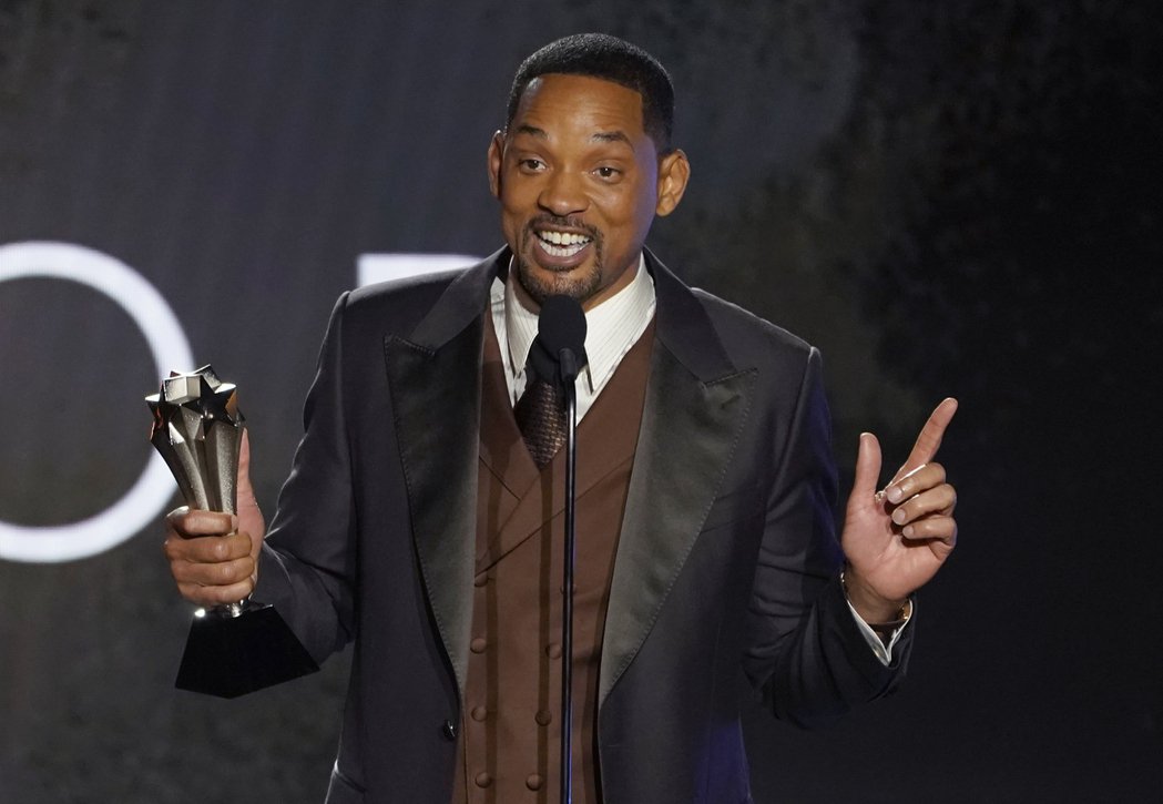 「鱿鱼游戏」李政宰又在北美勇夺大奖！「犬山记」双喜