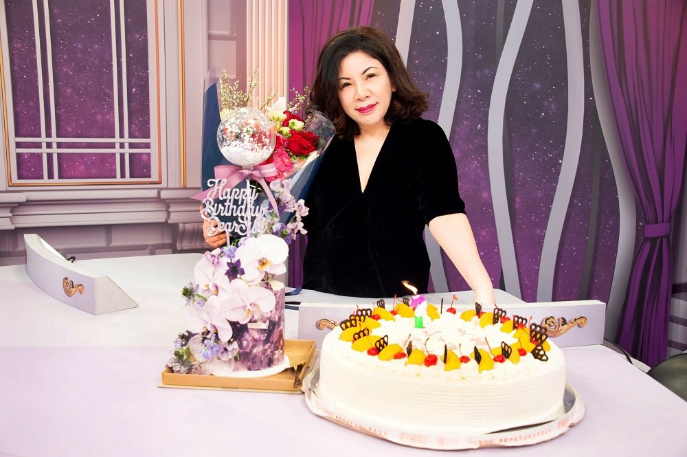 睽违11个月重返摄影棚陈文茜把生日愿望留给爱犬