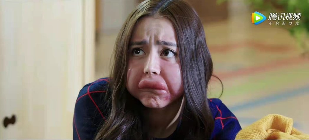 女神迪丽热巴崩坏画面曝光「猪头肿脸香肠嘴」网笑喷