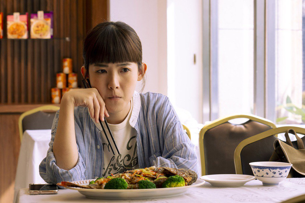 孙可芳露苦瓜脸吃相一天嗑5道鱼「吃到怕」