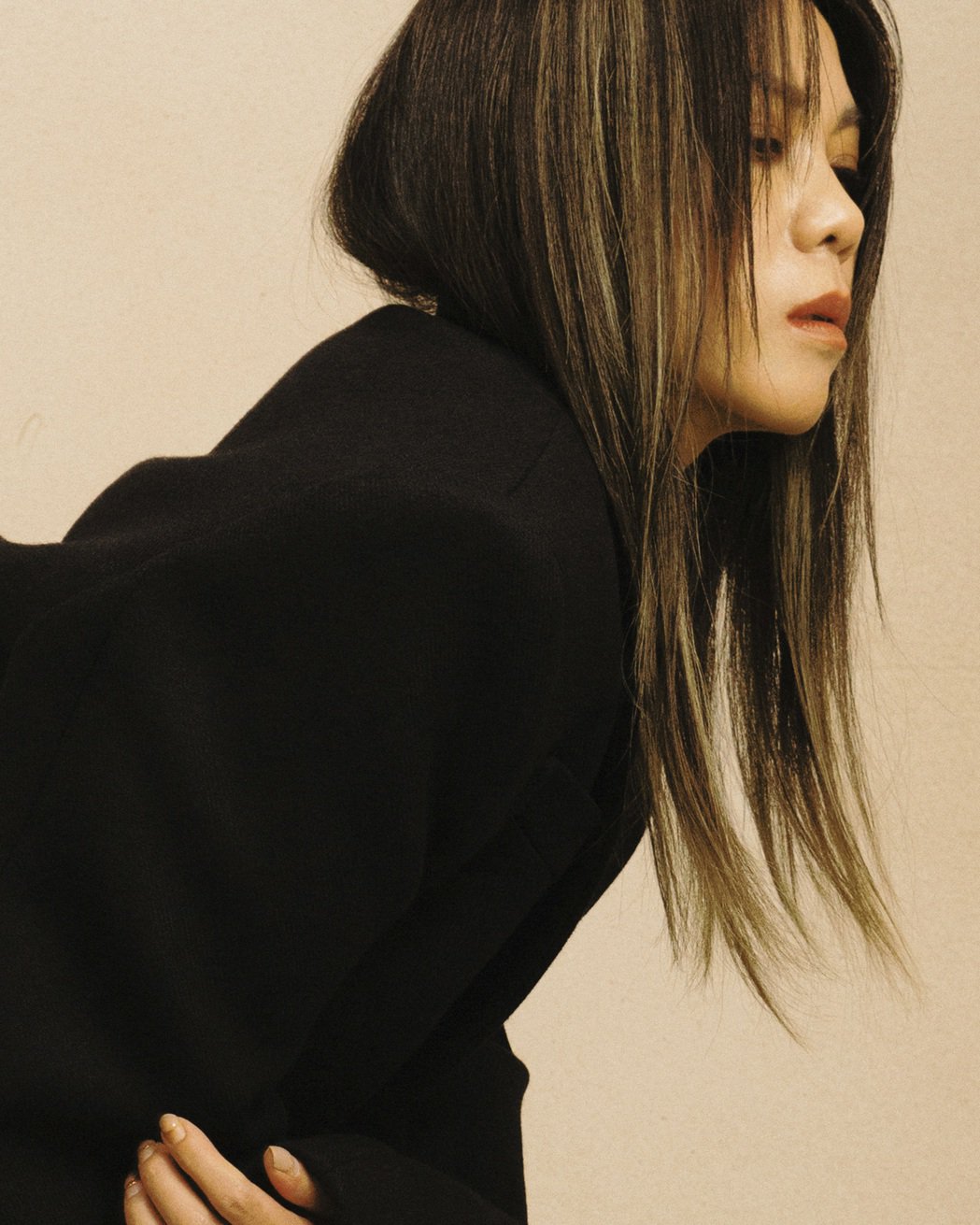 金曲歌后胸闷喘不过气查无病因害怕不能再唱歌陷忧郁