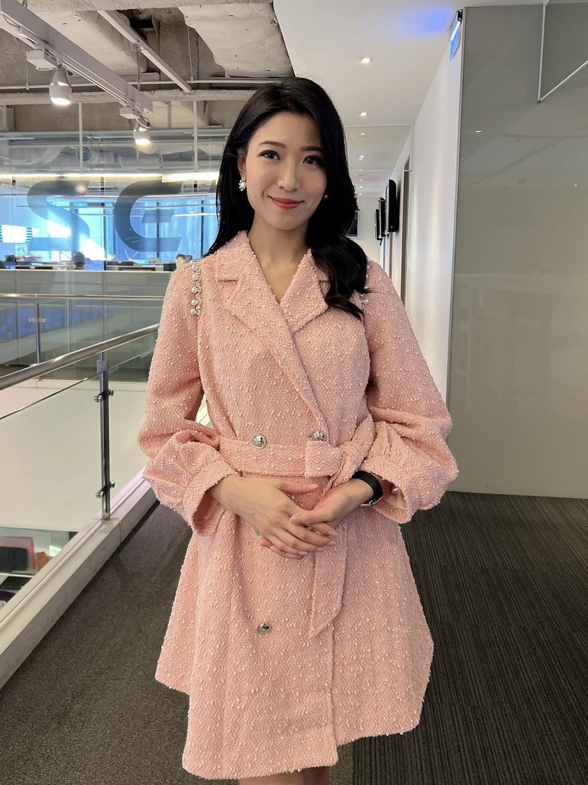 「甜心主播」穿粉红套装被亏像浴袍高EQ回应5字