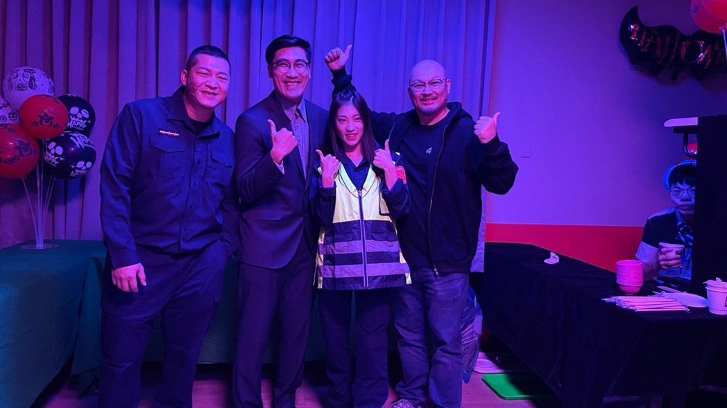 「草爷」接获线报前进校园反诈骗警察现身结局神反转