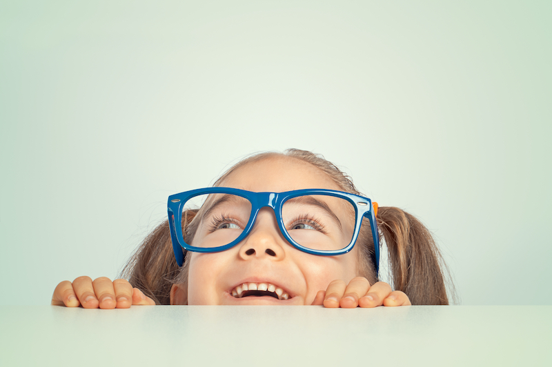 疫情害近视失守！小六生眼球年龄80岁