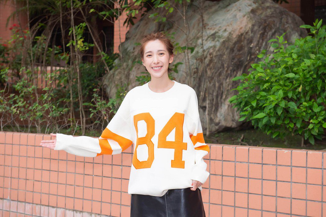 周晓涵收「媳妇生存法则」一见内容笑喊：儿子较苦！