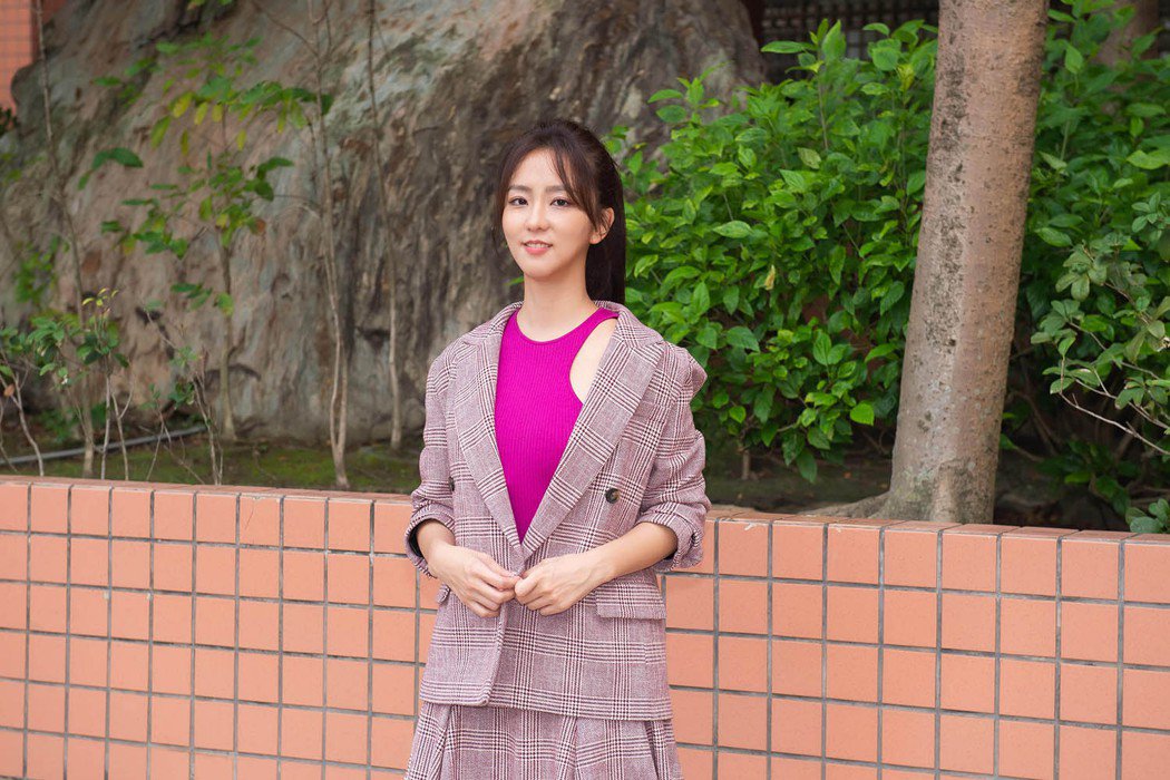 周晓涵收「媳妇生存法则」一见内容笑喊：儿子较苦！