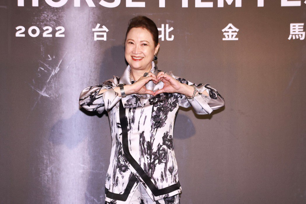 喜剧天后自爆偷加戏「拥抱吕珍九」视张艾嘉为偶像