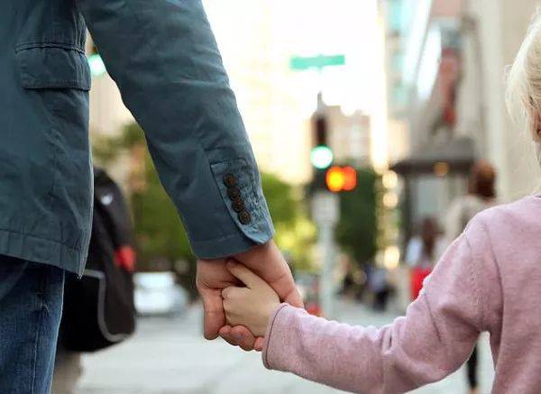 恋童累犯猥亵9岁女童,出狱后又对1童1少年下手!歹徒犯案不分男女,4方法教