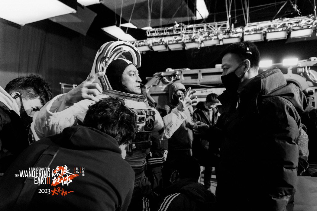 刘德华自嘲已不帅气「流浪地球2」穿太空装怕吃不消