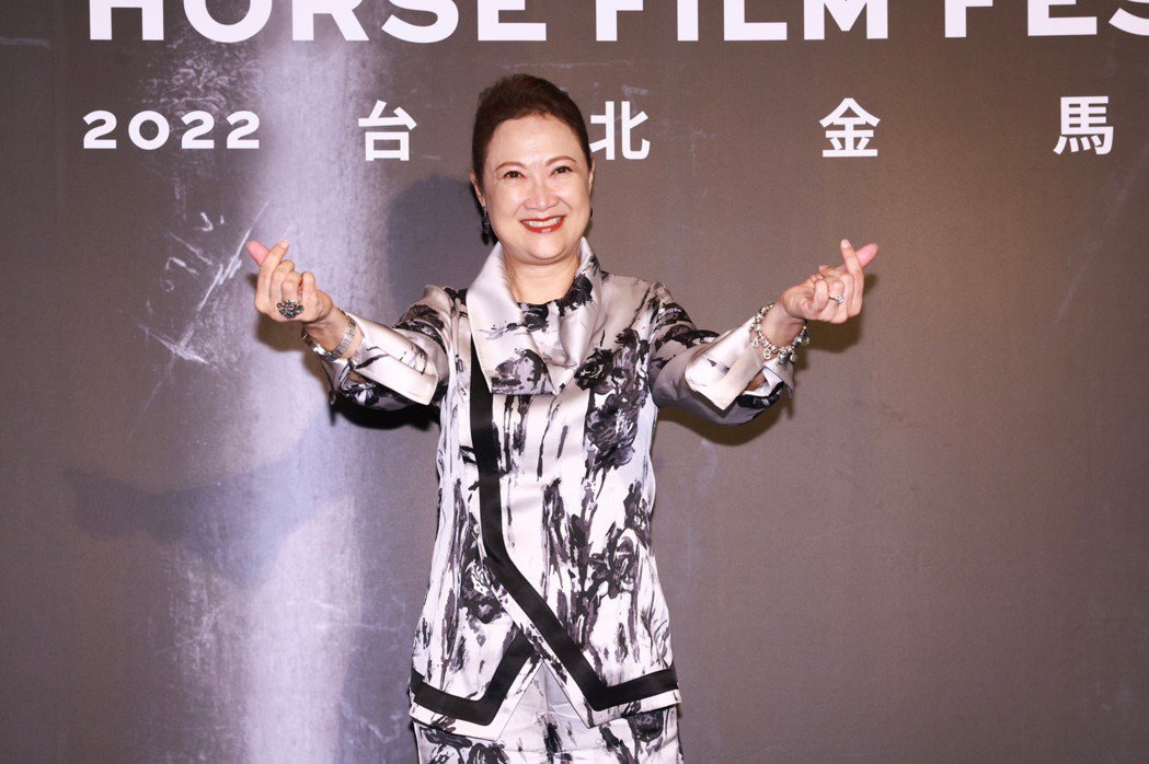 喜剧天后自爆偷加戏「拥抱吕珍九」视张艾嘉为偶像