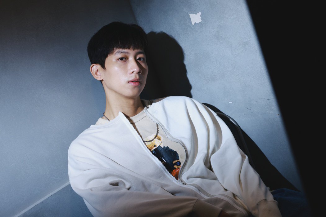 何孟远笑吞劈腿男标签消失18个月复出抛喜讯