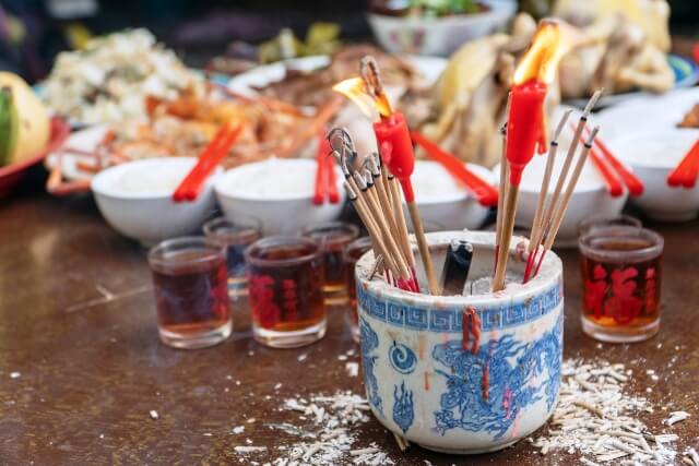 婆婆带媳妇收惊，济公乩身吼她没生儿子欠打！