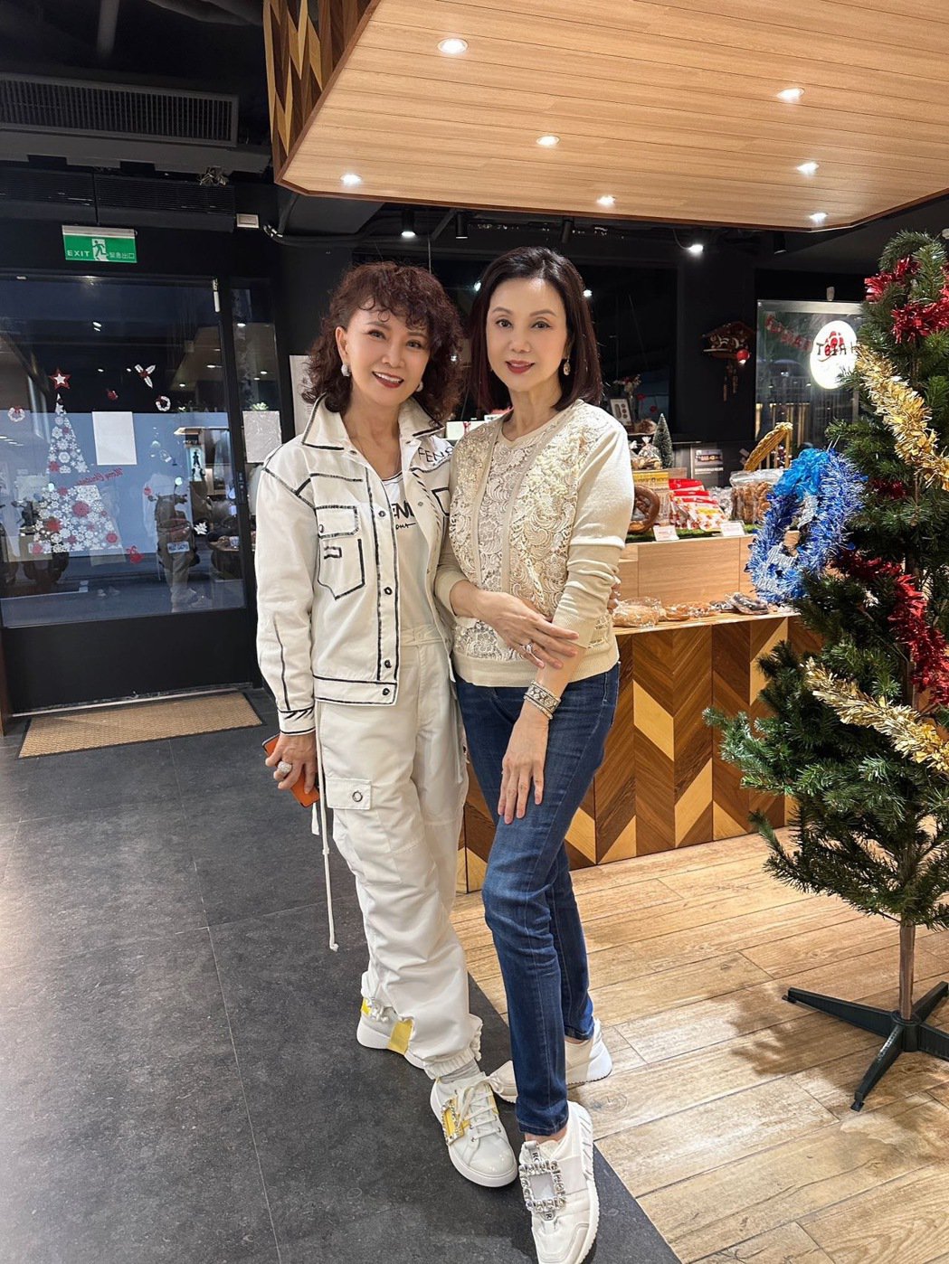 66岁谢玲玲拥上亿却领优惠老人卡她亲曝真实原因