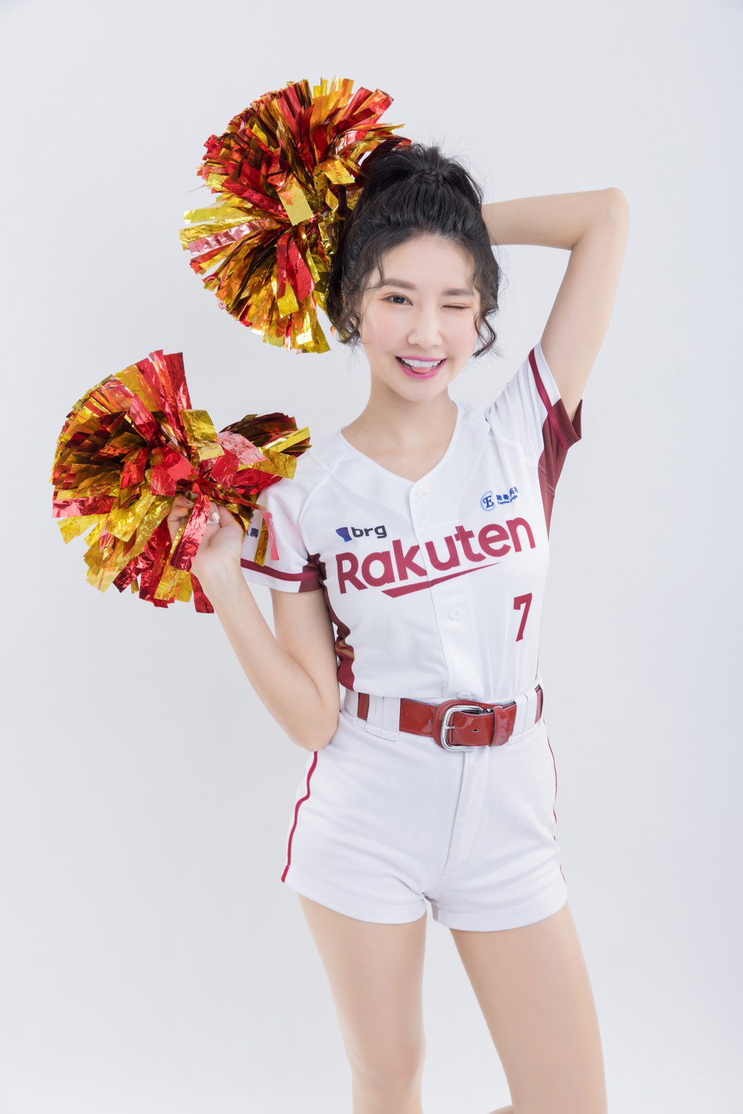 「隐乳女神」疯健走大胆预告：该露的地方会露