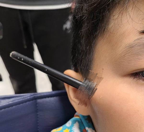 南投7岁男童被弓箭射入脸，爸妈网购玩具小心！选玩具留意6危险