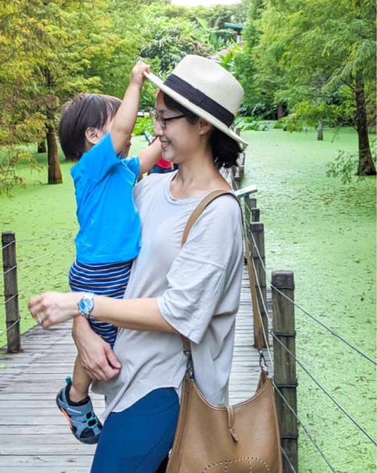 当妈妈后谁能好好睡一觉？她独力顾婴到半夜，忍不住摇晃宝宝，却在诊间担心