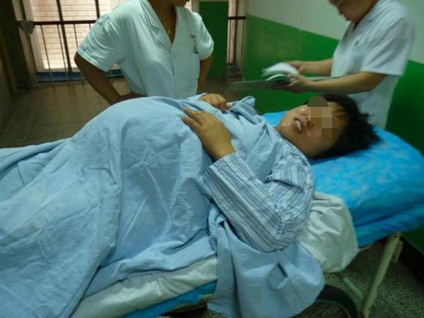 都说生孩子难,上厕所就能把宝宝生出来,怎么说
