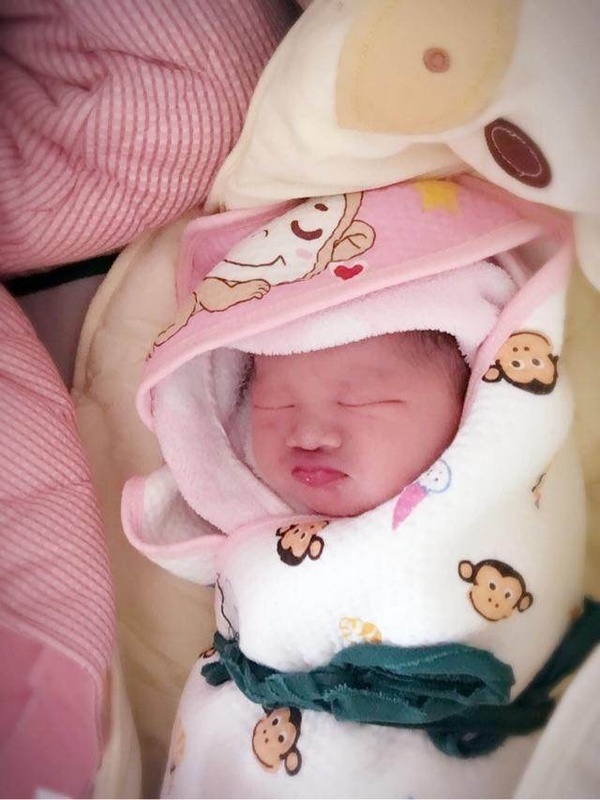 准妈妈报喜顺产7斤4两男宝附症状姐妹们你接走了吗