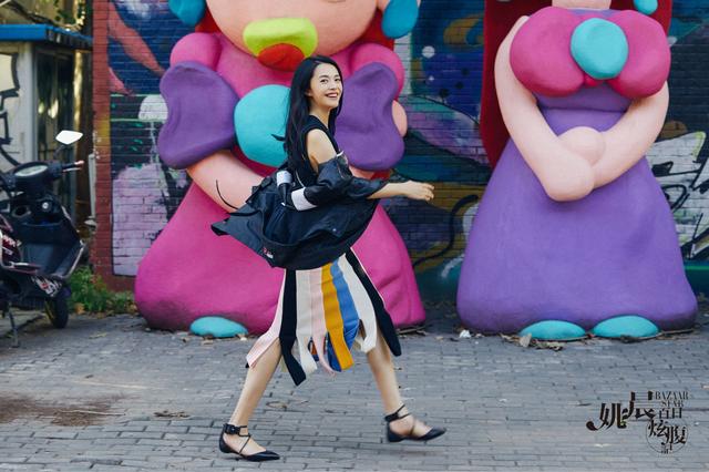 姚晨除了肚子都瘦！ 搭配时尚成“最潮孕妇”