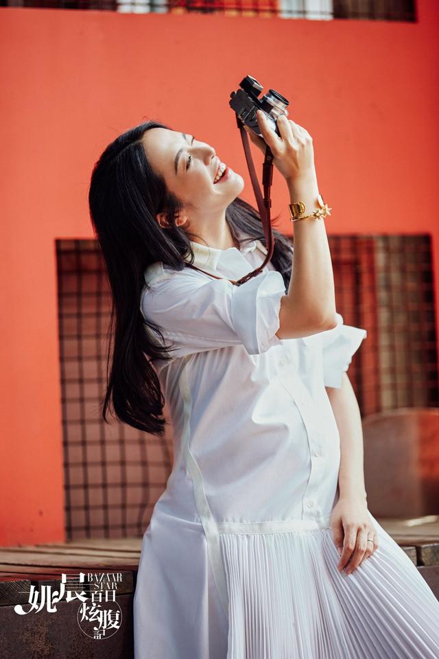 姚晨除了肚子都瘦！ 搭配时尚成“最潮孕妇”