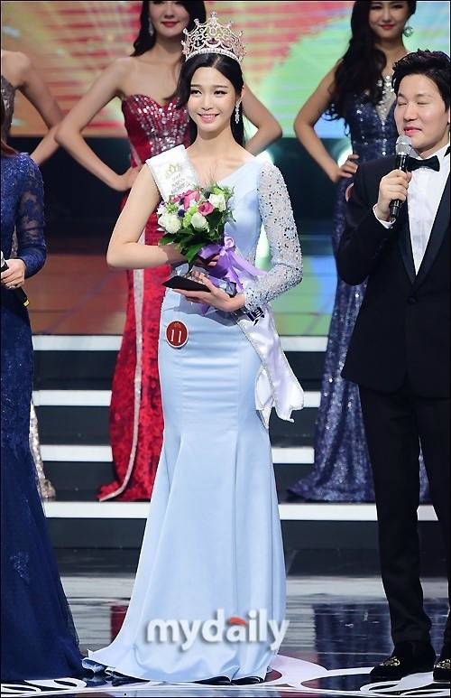 韩国小姐选拔大赛落下帷幕,徐才媛从参赛33名佳丽中脱颖而出,夺得了今年的韩国小姐冠军。