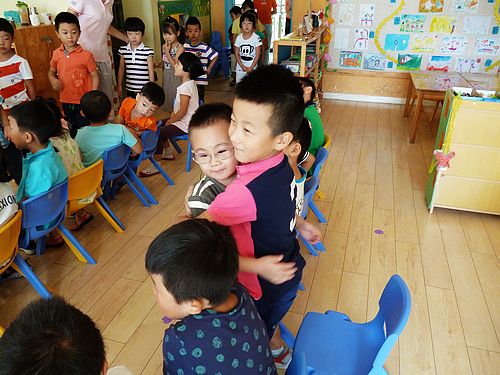 孩子不会交朋友怎么办6 孩子不会交朋友怎么办?教孩子交朋友的方法