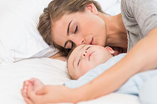 孩子和谁睡比较好2 孩子和谁睡比较好?孩子到底该跟谁睡