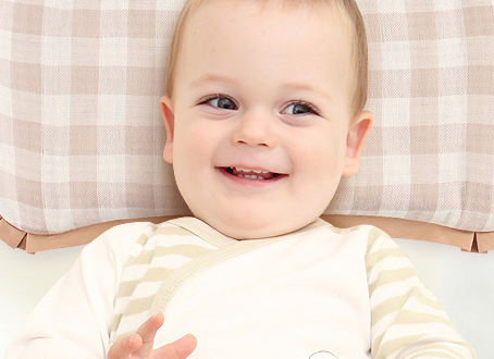 宝宝什么时候可以枕枕头 给孩子挑选枕头有诀窍