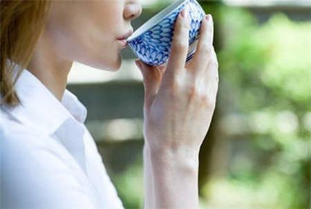 经期可以喝茶吗,容易加重痛经!