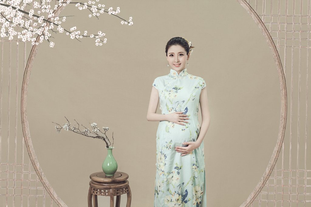 南京云摄影孕妇摄影-中华民国风孕妇夫妻照写真