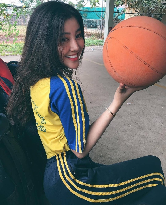 越南16岁美女高中生Vo Ngoc Tran走红