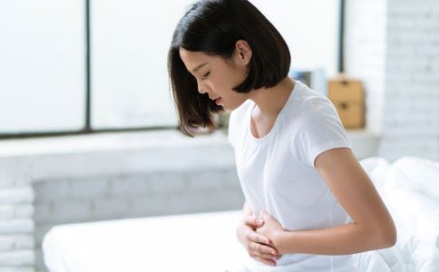 痛经难耐 快用5个方法来缓解
