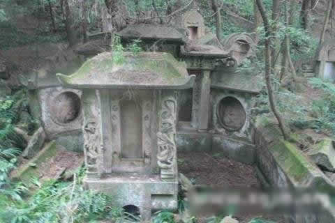 梦见坟墓是什么意思：梦见坟墓预兆什么,梦见不同的坟墓