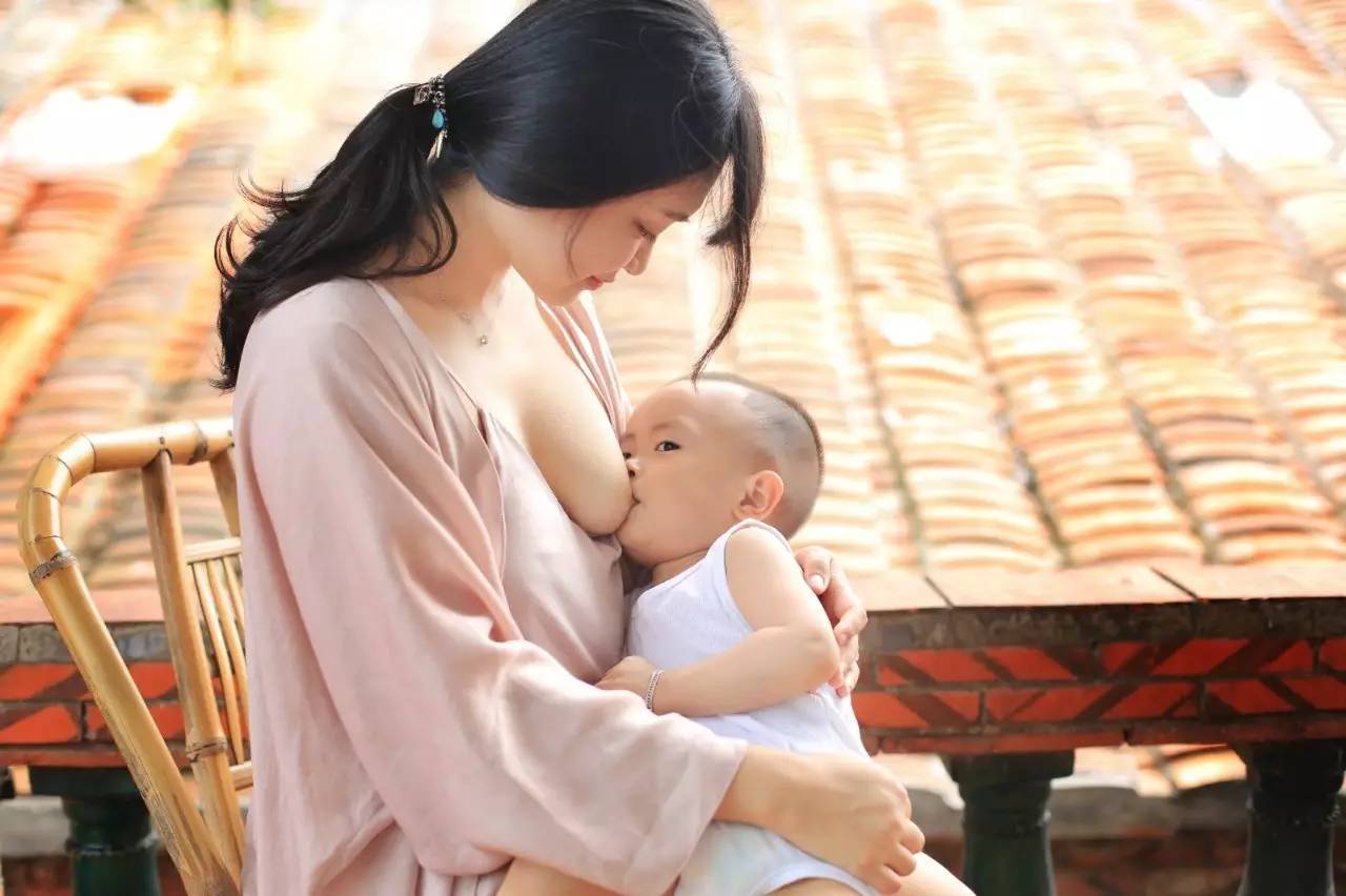 母乳妈妈福音 产后保持母乳充足的小妙招!