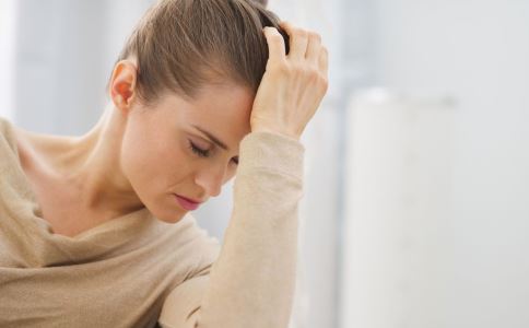 月经第一天有血块正常吗 若伴随痛经怎么调理