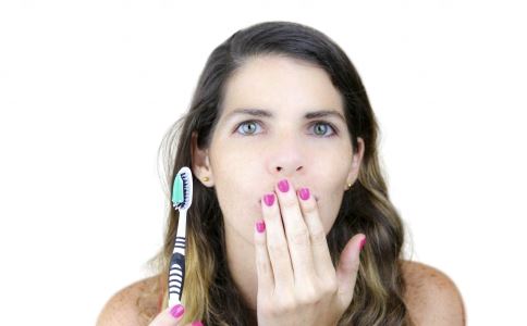 刷牙时牙龈总出血 出血的原因是什么