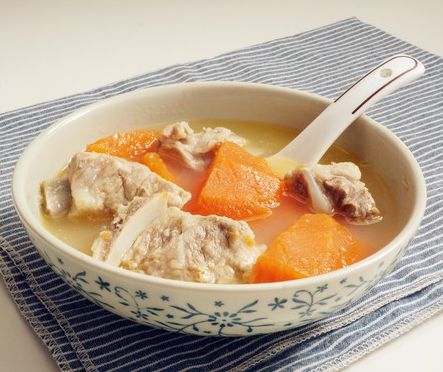 想要摆脱胸小，多吃让乳房变大的丰胸食谱