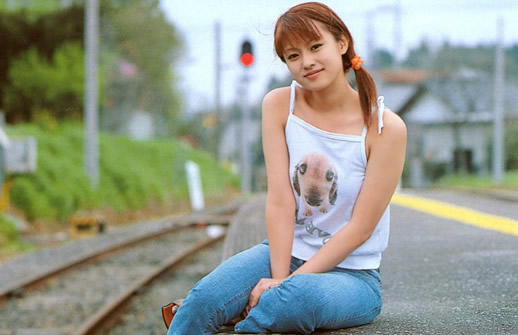 性感女神深田恭子三围曝光：清纯写真图片确实好看