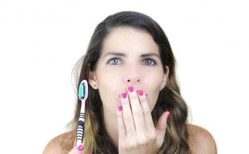 为什么每天早上起来会口臭 日常如何清新口气