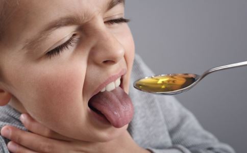 女儿浑身长黑毛红斑 提醒家长别乱给孩子用药