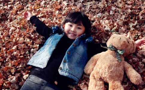 女儿浑身长黑毛红斑 提醒家长别乱给孩子用药