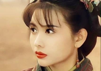 邱淑贞17岁大女儿美照曝光,首次登台走秀气场强大 邱淑贞17岁大女儿美照曝光,首次登台走秀气场强大