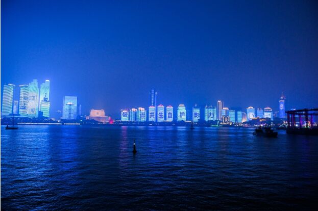 澳洲爱他美白金升级版全新升级，破译关键营养助力宝贝成长！