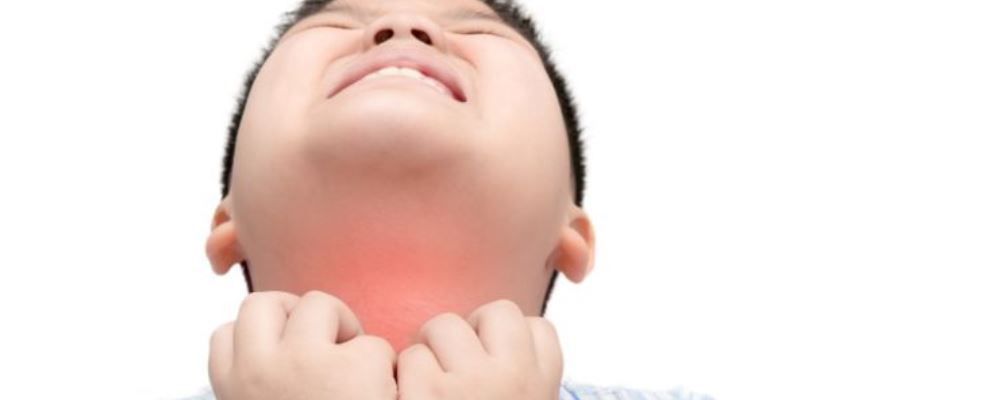 男孩吃面包身亡 异物卡喉急救方法别做错