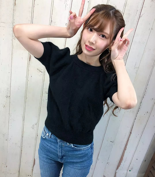 明里釉简介:明里釉好看作品照片 明里釉简介:明里釉好看作品照片