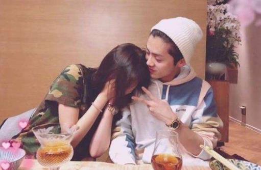 鹿晗为关晓彤零点准时庆生 细数两人感情经历