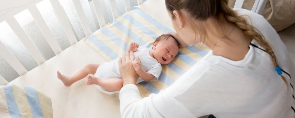 新生婴幼儿晒太阳有什么好处 晒太阳又注意什么