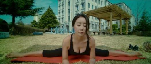 韩女星家暴男友被判刑 曾走红毯走光一夜而红